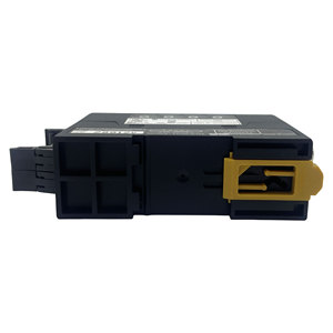 Módulo RFID V680-HAM91 Original - Sensor de Bandera ID con Protección IP67 y Comunicación Ethernet para Seguimiento Industrial de Datos - Product Image 3