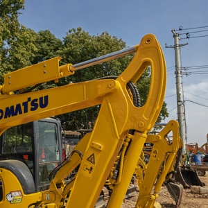 รถขุดขนาดเล็ก Komatsu PC35MR มือสองจากญี่ปุ่นแท้ น้ำหนัก 3.5 ตัน แบบหางสั้น พร้อมสายเบรกเกอร์ - Product Image 4