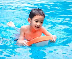 Patinete Ligero para Piscina, Diseño Inflable, Motor de 230W, Velocidad de 1m/s - Product Image 2