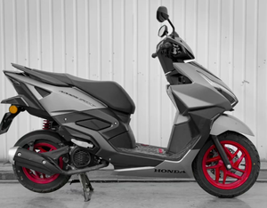 Vente en gros de scooters Honda1 NSC125R (Lixiang <span class=keywords><strong>125</strong></span>) 125cc d'<span class=keywords><strong>occasion</strong></span> - Plusieurs unités disponibles, excellent rapport qualité-prix - Product Image 4