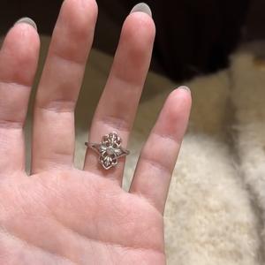 Homi ห่วงรัดผมสุดหรูสำหรับผู้หญิงลายดอกไม้ไอริสแบบระเบิดแหวนสายดึงเพทายเปิดปรับได้ - Product Image 3