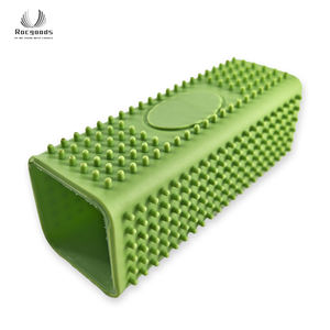 Полая резиновая щетка для чистки волос для собак и кошек для ковров, кровати, дивана, одежды, подушек для сидений автомобиля - Product Image 5