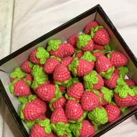 Direct Source Handgemaakte Gebreide Haakfruit Accessoires Kleine Aardbeien Wortelen Ander Fruit Voor Kinderen Huisdieren Decor