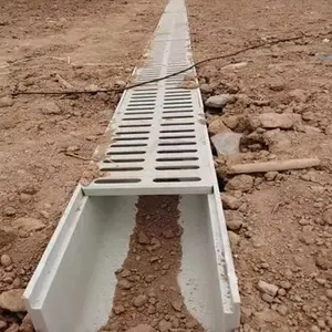 Canal de drenaje de carretera tipo U, cubierta de drenaje para tratamiento de aguas residuales, zanja de drenaje de hormigón de polímero prefabricado con cubierta de hierro fundido