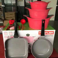 キッチン用品スープポット赤いエナメルポットと白いドットエナメル調理器具セット
