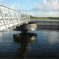 Réservoir de traitement des eaux usées dans les fosses septiques, grande ville
