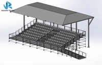 Tribune de stade extérieure en fer avec sièges à marches, abri et toit
