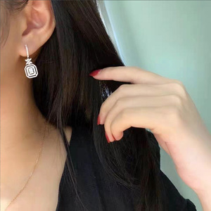Orecchini Pendenti Lunghi con Fiocco e Cristalli per Donne, Eleganti Accessori Dolci e alla Moda per Feste - Product Image 4