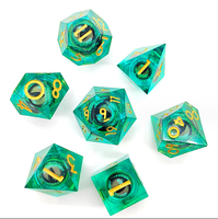 Ensemble de dés polyédriques en résine transparente faits à la main avec des inclusions d'œil de dragon, bords tranchants, 7 pièces, dés de jeu de rôle de table avec emballage en sac PE