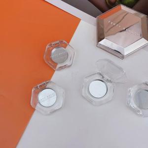 Fenty Beauty - Estuche Hexagonal Vacío para Sombra de Ojos de 26 mm, Envase de Muestra - Product Image 1