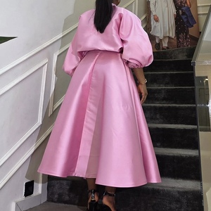 ชุดเซ็ตแฟชั่นลำลอง 2 ชิ้นสำหรับผู้หญิง สไตล์ฤดูใบไม้ร่วง ดีไซน์หรูหรา ทรงหลวม สีพื้น แขนทรงระฆัง แต่งระบาย พร้อมกระโปรงครึ่งตัว - Product Image 4