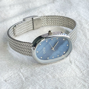 Reloj de pulsera de cuarzo con esfera azul ovalada y correa de malla plateada para mujer, informal, para uso diario - Product Image 1
