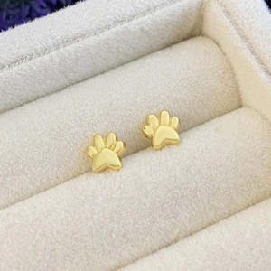 Boucles d'oreilles clous délicates et mignonnes 2026, plaquées or 18 carats, motif patte de chat pour femme - Product Image 3