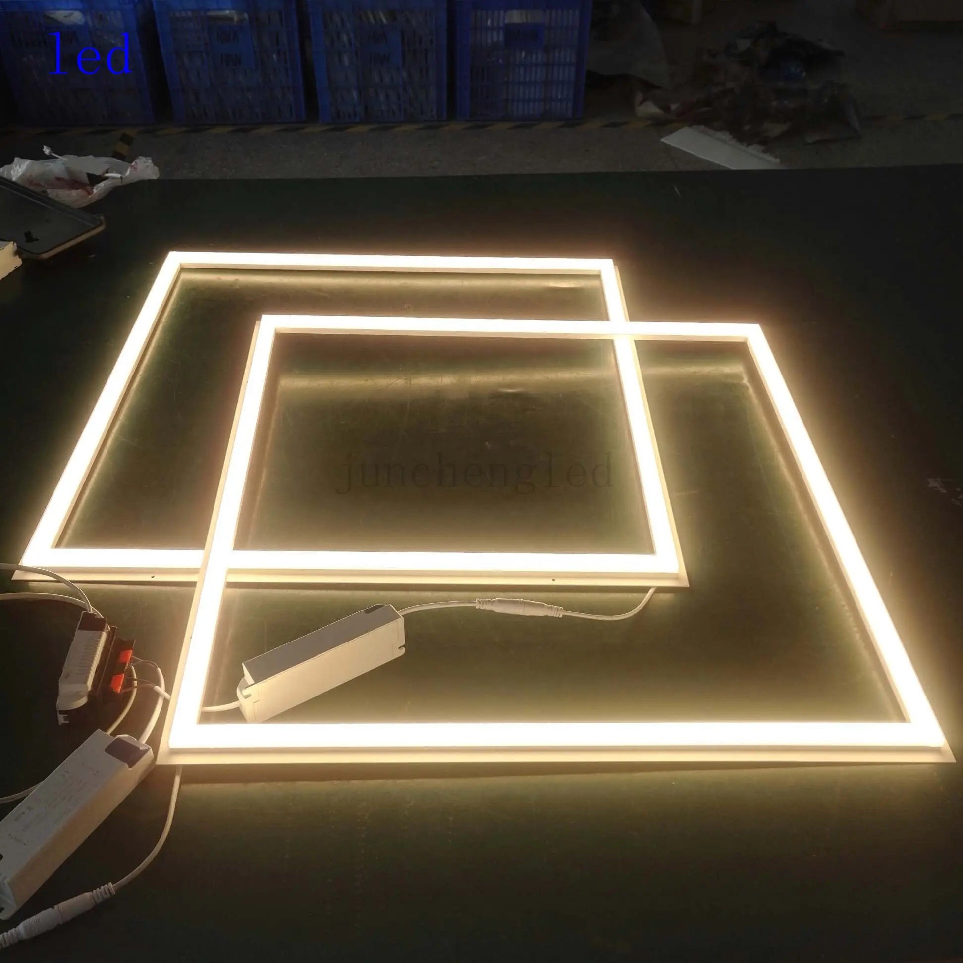 새로운 도착 광장 Led 패널 빛 공장 가격과 뜨거운 판매 LED 프레임 120x60 그리드 천장 타일 둘레 빛 4x2ft