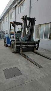 Montacargas Diésel Usado de 10 Toneladas, Marca China Heli 100, Buena Calidad, Alto Rendimiento, Bajo Precio, Motor Isuzu, Tracción 4x4, 1 Año de Garantía - Product Image 3