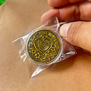Monete Commemorative Bifacciali in Lega di Zinco con Processo di Rilievo a Filo di Rame <span class=keywords><strong>Antico</strong></span> <span class=keywords><strong>Rosso</strong></span>, Confezionate Singolarmente - Product Image 4