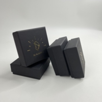 Boîte à bijoux rigide noire personnalisée avec logo doré estampé à chaud, couvercle et base, boîte cadeau pour emballage de bagues et de boucles d'oreilles