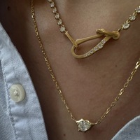 JOYFFO Collier Pendentif Lettre en Acier Inoxydable Plaqué Or pour Femme, Chaîne Maillons, Bijoux Tendance Anti-ternissement, Vente en Gros pour Fêtes
