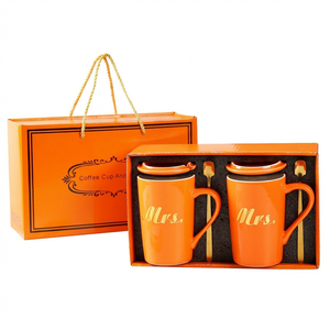 Set di 2 Tazze da Caffè in Ceramica Premium con Stampe Carine, Coperchio e Cucchiaio, Confezione Regalo Personalizzabile per Uso Quotidiano e Regali Festivi - Product Image 1