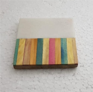 Nouveau dessous-de-verre carré en résine imitation terrazzo pour table et décoration intérieure, tapis de table et dessous-de-verre de luxe faits à la main - Product Image 5