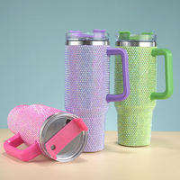 Vente chaude Usine 304 En Acier Inoxydable Diamant Gobelet À Café Tasse 40 Oz Gobelet Sublimé avec Poignée et Paille