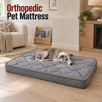 Matelas orthopédique pour chien avec options de personnalisation de la marque : étiquettes, tissus de revêtement, passepoil et matelassage pour gammes de marques sur mesure