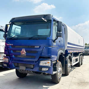 Vente flash Sinotruk Howo 8x4 27000 litres Camion citerne à carburant diesel Camion citerne à carburant Lhd Rhd avec réservoir en alliage d'aluminium - Product Image 6