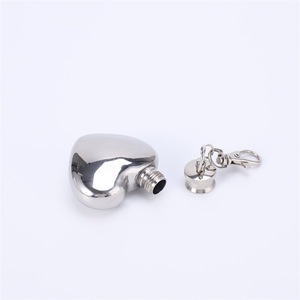 Mini Petaca de Acero Inoxidable en Forma de Corazón de 3 oz, Colgante para Llavero, Adorno de Amor, Venta al por Mayor, para Camping, Bebés, EDC - Product Image 1