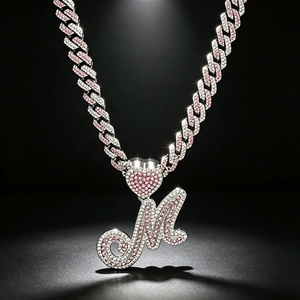 Collar <span class=keywords><strong>de</strong></span> Moda con Colgante <span class=keywords><strong>de</strong></span> Letra Cursiva A-Z en Forma <span class=keywords><strong>de</strong></span> Corazón Rosa Helado, Aleación con Circonitas Rosa-Blanco, Cadena Cubana Bicolor, Estilo Hip Hop Bling, Regalo para Fiesta - Product Image 3