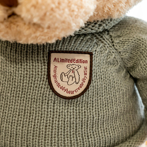 Il peluche di peluche di peluche di grandi dimensioni su misura dell'orso di peluche è morbido e adatto ai bambini come cuscino regalo. - Product Image 4