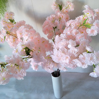 Vente en gros de fleurs de cerisier artificielles suspendues pour décoration d'aménagement paysager de scène de table de mariage