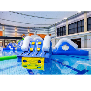 Circuito de Aventuras Inflable Flotante para Piscina con Escalada, Carreras y Tobogán, con Temática de Tiburón de Aguas Profundas - Product Image 1