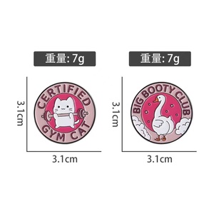 Broches Metálicos con Diseño de Animalitos Rosados para Club Big Booty, Pin de Solapa Esmaltado con Impresión UV - Product Image 5