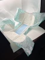 Popok Dewasa Sekali Pakai Harga Terjangkau, Lembut, Bernapas, dengan Saluran Pencegah Kebocoran 3D, Bahan Kain Non Woven untuk Pasien