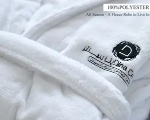 Hochwertiger Korallen vlies Bademantel Luxushotel Bademantel benutzer definiertes Logo weißer Bademantel und Hausschuhe Spa ästhetischer kunden spezifischer Bademantel