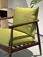 Fauteuil de salon d'hôtel haut de gamme en bois massif, finition peinture ouverte en bois de frêne, siège en tissu respirant, mobilier de chambre de villégiature