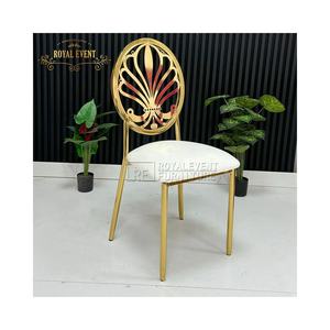 כסא חתונה ממתכת בציפוי כרום זהוב מבריק ויפה, עמיד וזול במבצע חם מהמפעל, עם מושב לבן לאירועים וחתונות. - Product Image 5
