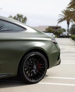 Envoltura de <span class=keywords><strong>vinilo</strong></span> verde de cerámica satinada mate de lujo, Rollo autoadhesivo para carrocería de coche, película adhesiva extraíble para envolver la carrocería, estilismo automático - Product Image 3