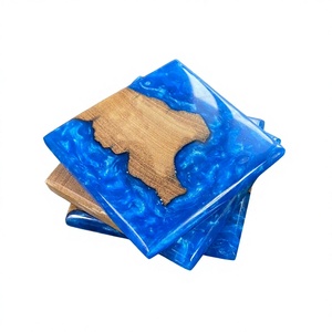 Juego de Posavasos Hechos a Mano de Madera y Resina Epoxi Azul, Resistentes al Agua, Decoración de Mesa Única, Hecho en Vietnam - Product Image 1