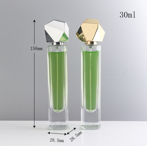 Flacon <span class=keywords><strong>de</strong></span> <span class=keywords><strong>parfum</strong></span> vide haut <span class=keywords><strong>de</strong></span> gamme en verre transparent <span class=keywords><strong>de</strong></span> 30 ml, forme carrée épurée avec buse pulvérisatrice et capuchon irrégulier multi-facettes - Product Image 6