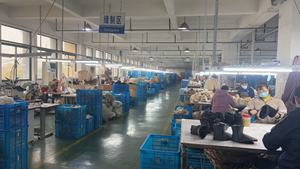 Bottes de neige en gros OEM/ODM, chaussures d'hiver chaudes, pantoufles d'extérieur en cuir de vache et peau de mouton double face, logo et style personnalisés - Product Image 5