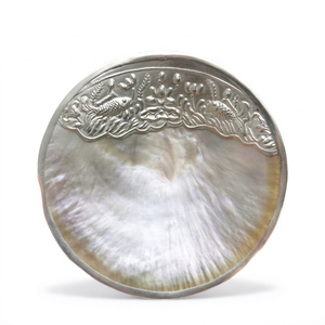 Assiette de luxe en nacre pour la présentation de caviar, idéale pour la restauration fine et le service gastronomique, fabriquée au Vietnam - Product Image 1