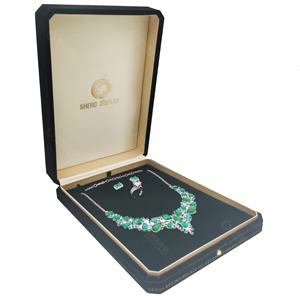 Velours noir bordé d'or de boîtes de présentation professionnelles de bijoux avec la coutume estampillée chaude de logo de feuille d'or - Product Image 2