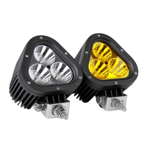 Ventes chaudes 12V 24V 45W Lumière de travail LED à lentille <span class=keywords><strong>triangulaire</strong></span> blanche Lumière antibrouillard pour <span class=keywords><strong>remorque</strong></span> Lumière de conduite Lumière de phare pour camion SUV ATV - Product Image 1