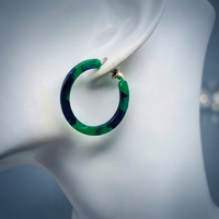 Vente en gros de boucles d'oreilles rondes en résine colorée, artisanales, modernes, vintage, pour femmes |   Artisanat et bijoux en résine de qualité supérieure