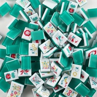 Ensemble de tuiles de Mahjong de Noël vert transparent, motif rennes et couronnes, style Mahjong américain, pour les fêtes de Noël et les jours de Mahjong, idéal pour les chaussettes de Noël
