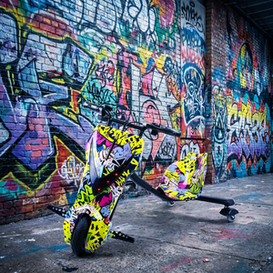 Trottinette électrique à <span class=keywords><strong>3</strong></span> <span class=keywords><strong>roues</strong></span> pour enfants, <span class=keywords><strong>drift</strong></span> <span class=keywords><strong>360</strong></span> degrés, tricycle à LED, musique Bluetooth, voiture jouet - Product Image 1