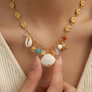 Collier multi-breloques pour femme Ocean Treasure, plaqué or 18 carats, chaîne à maillons coquillages, agate naturelle, pendentifs vie marine en aquamarine CL26-216 - Product Image 4