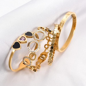 Bracelet manchette ouvert en acier inoxydable délicat avec zircone en forme de cœur pour femme, accessoire de bijouterie en métal, cadeau - Product Image 4