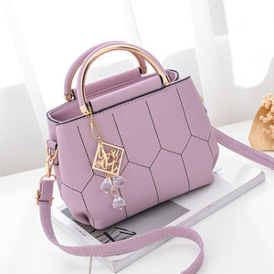 Borse e Borsette Firmate di Tendenza, Borse a Spalla da Donna di Design, Borse a Tracolla di Lusso con Logo Personalizzato - Product Image 2